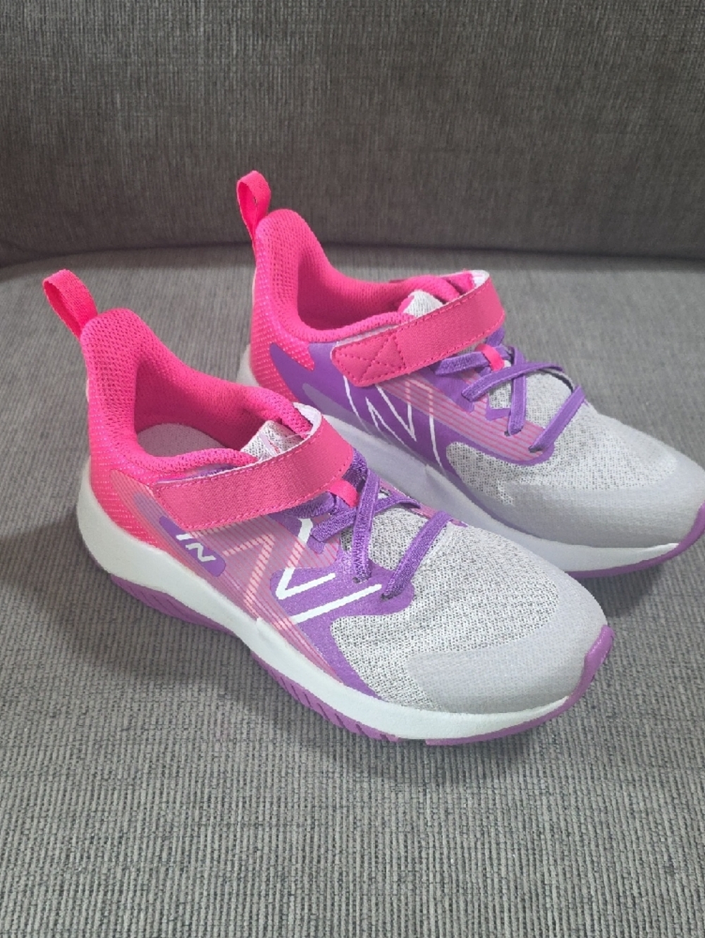 New Balance Girls Pink & Purple Rave Run v2 Bungee Lace With Strap Size 3Wide. - Picture 5 of 15